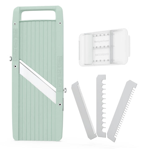 Vollum Narrow Mandoline con hojas intercambiables para diferentes texturas y grosores.