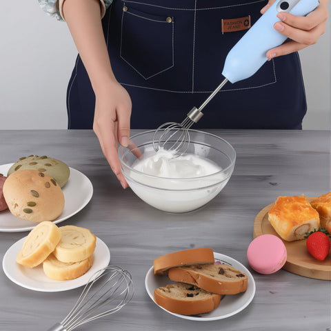 VOMELON batidora eléctrica emulsiona aliño de ensalada con facilidad.