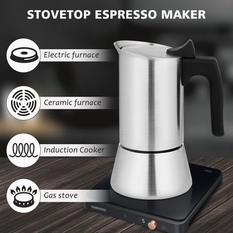 Limpieza fácil de la cafetera Vonates tras su uso con agua tibia.