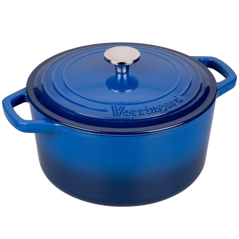 Acabado azul de la olla VORRINGARD añade estilo a la mesa.
