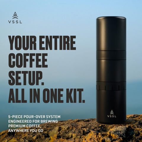 VSSL Nest tazas 10oz aisladas, ideales para bebidas calientes.