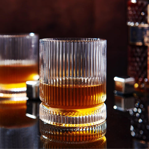 VUNDO vaso whisky acanalado 12oz, juego de dos, ideal para bourbon elegante.