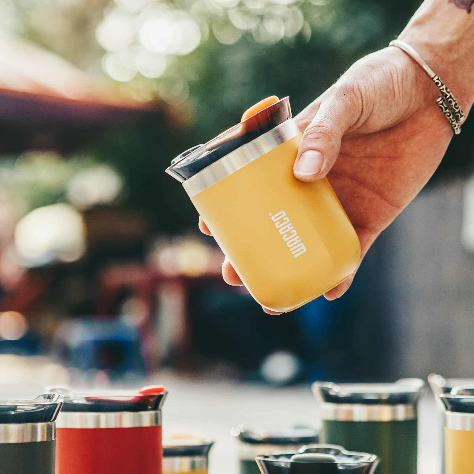 WACACO Octaroma Classico, doble pared en acero, mantiene bebidas calientes o frías más tiempo.