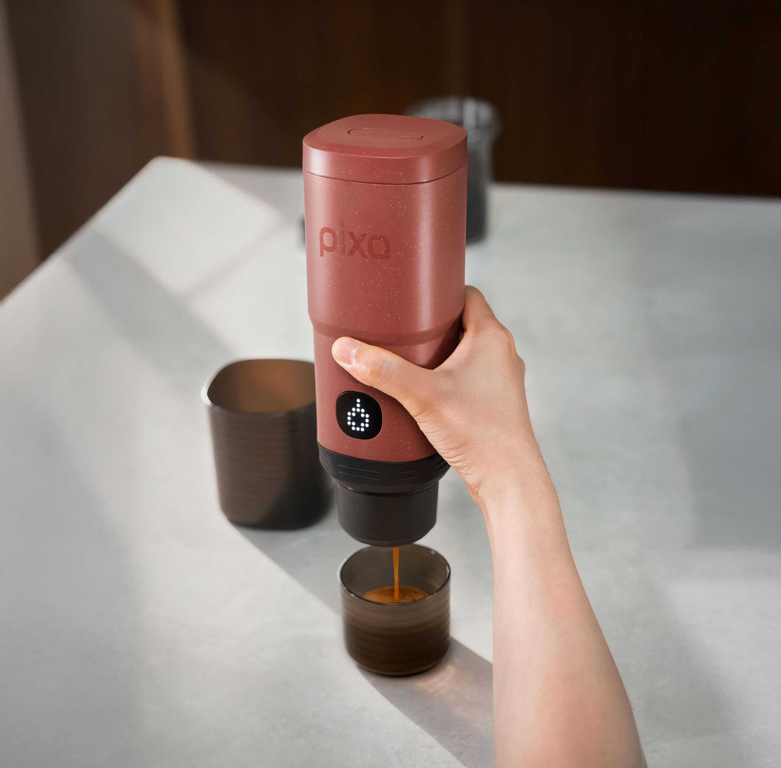 WACACO Pixapresso acabado en Rojo Toscano para estilo moderno.
