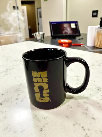 Taza Wagon International 12oz apta para microondas y lavavajillas para uso diario.