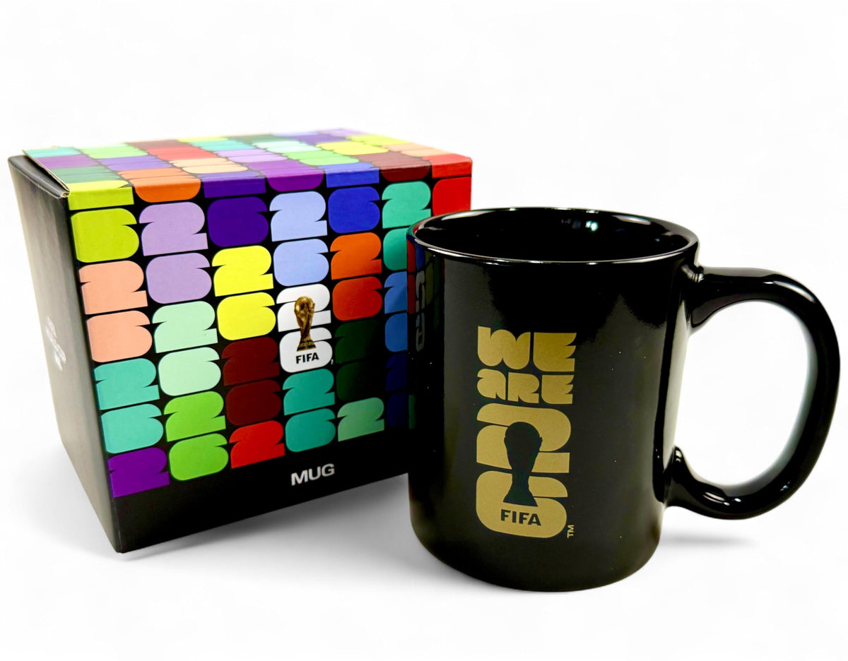 Taza Wagon International 12oz con escudo FIFA grabado, ideal para coleccionistas del Mundial.