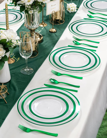 Uso en boda: plato cargador verde WDF añade toque sofisticado a la mesa