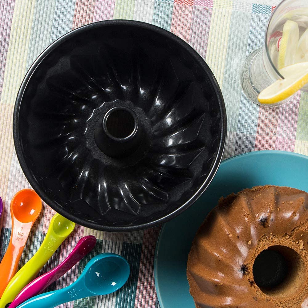 Webake diseño acanalado de 7 pulgadas para pasteles con borde decorativo.