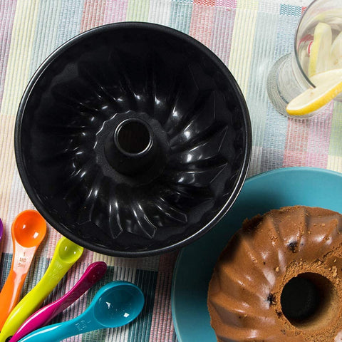 Webake diseño acanalado de 7 pulgadas para pasteles con borde decorativo.