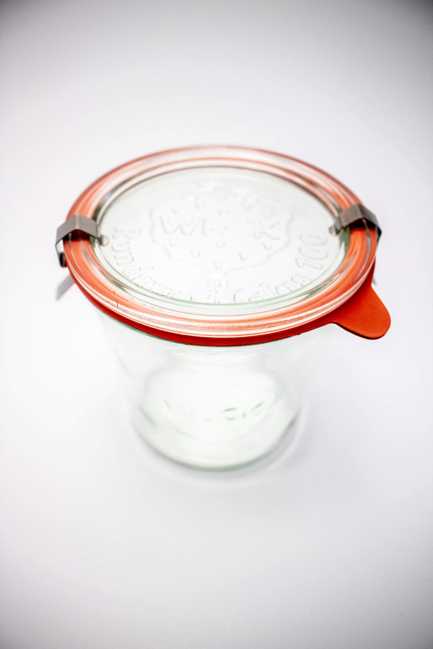 Cierre hermético WECK para conservar frescura de alimentos.