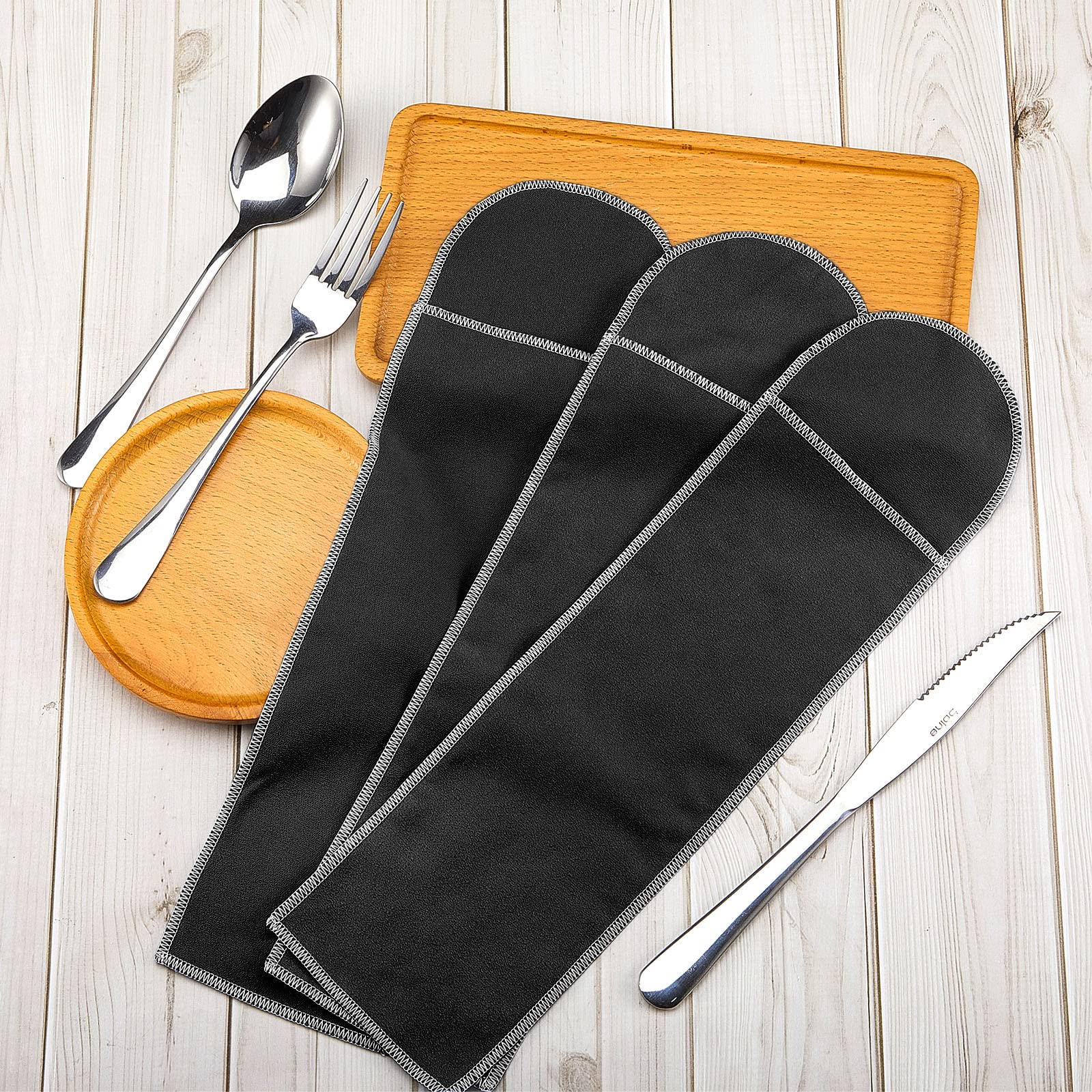 Weewooday guarda cubiertos de forma segura durante cocina, mesa y viaje.