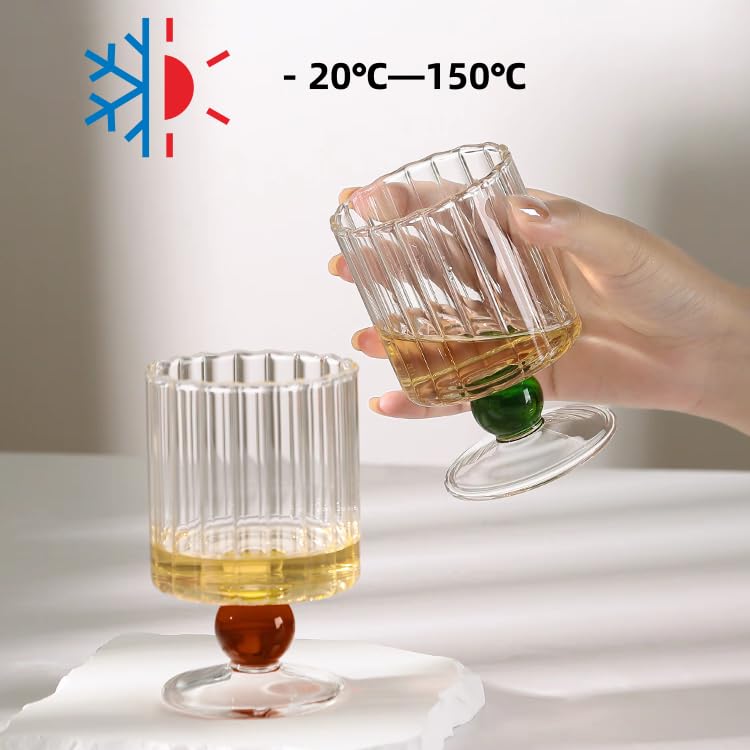 Copa Weinning Beinny cocktail acanalada, diseño vintage para cócteles y cenas sofisticadas.