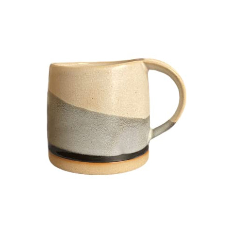 Well Covered & Green: taza estilo cappuccino con mango ergonómico.