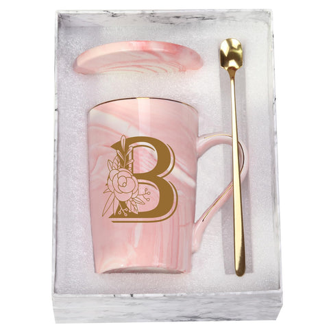 Taza WENSSY con inicial B y flor, ideal como regalo y uso diario.