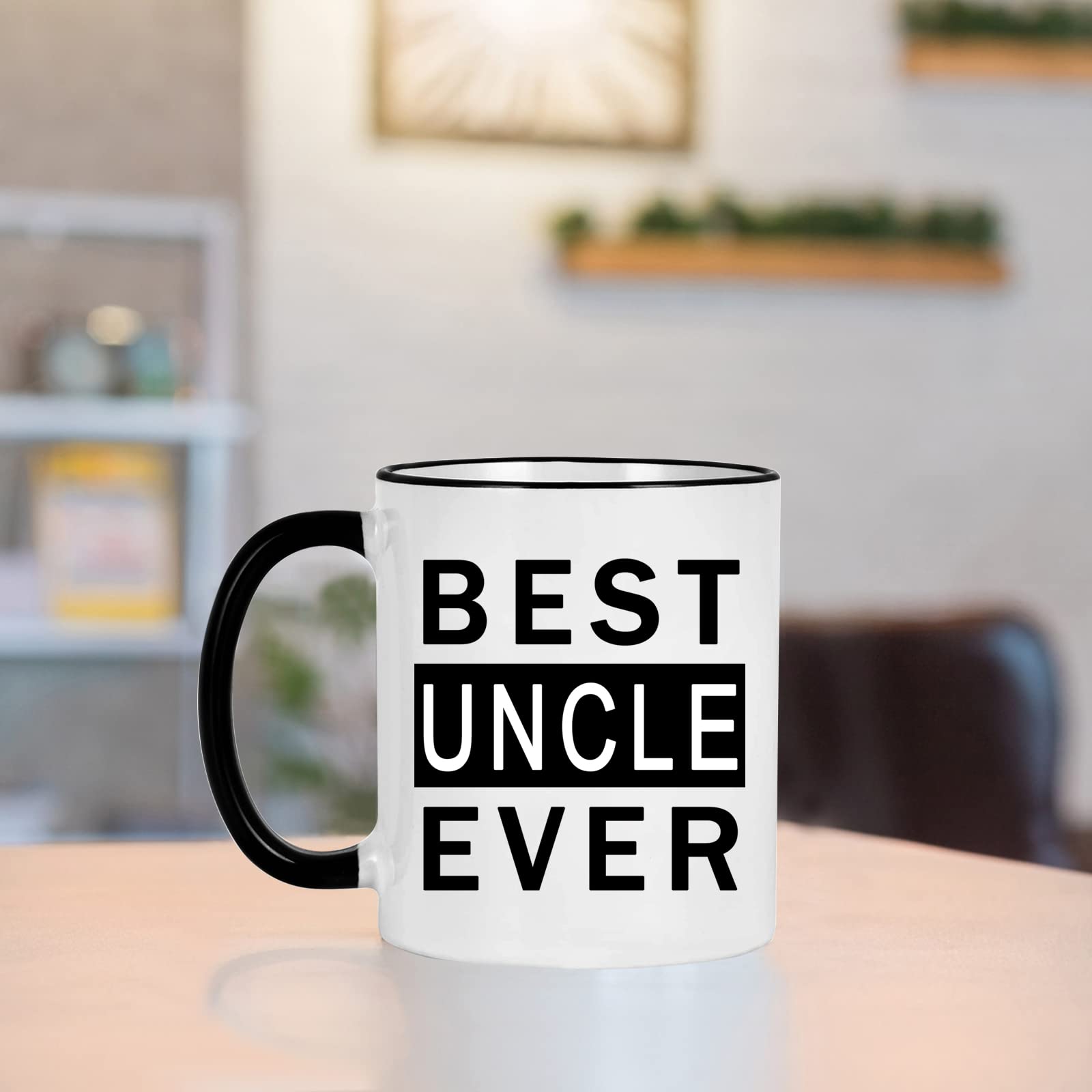 Taza WENSSY en mano, diseño ergonómico para uso diario.