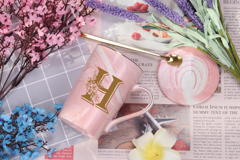 Taza WENSSY personalizada con letra H, regalo único para celebrar un momento especial.
