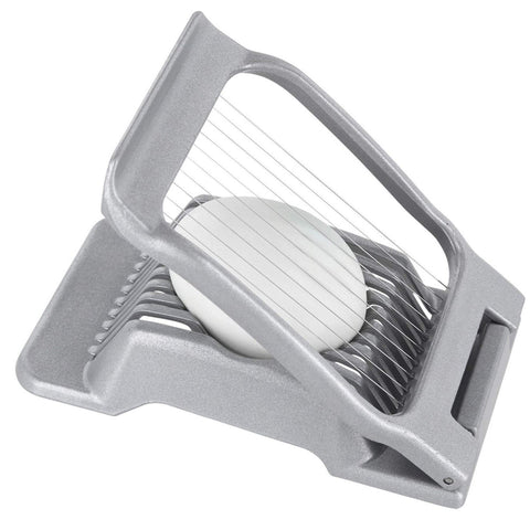 Mango ergonómico Westmark y base de aluminio para uso cómodo.