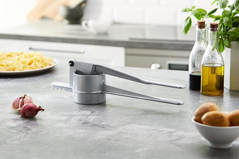 Westmark Spaetzle Dos Piezas diseño desmontable para limpieza.