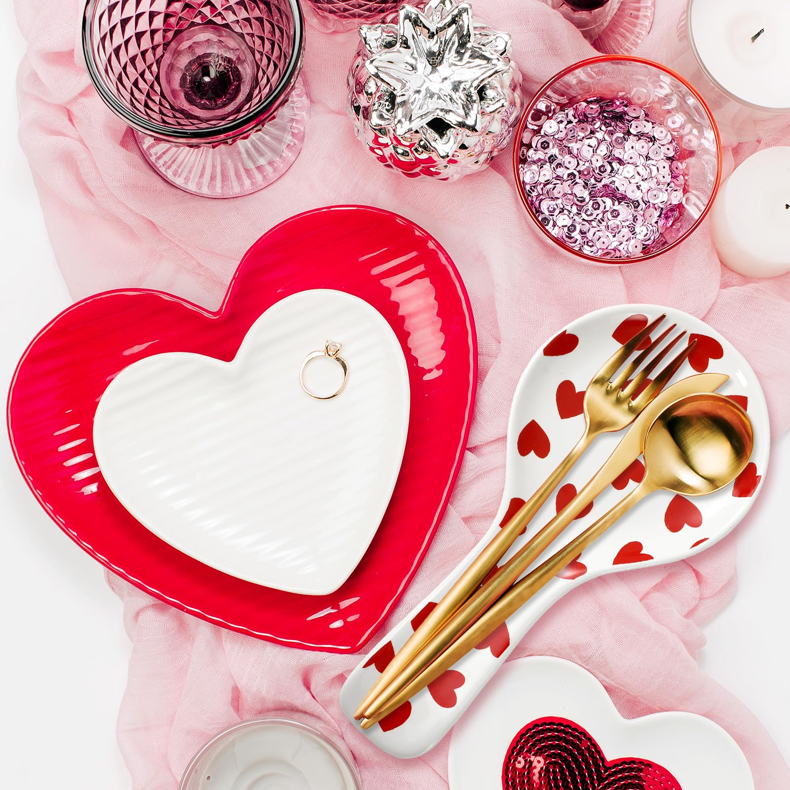 Whaline detalle de corazón blanco y rojo en reposa-cucharas