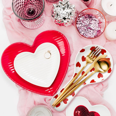Whaline detalle de corazón blanco y rojo en reposa-cucharas