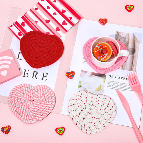 Whaline diseño corazón San Valentín: ambiente festivo en comedor.