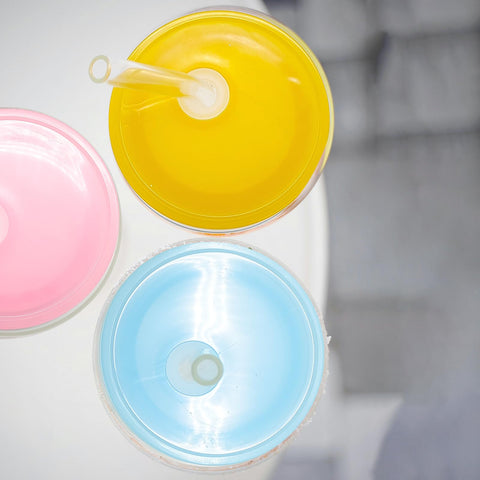 Diseño ergonómico Wheathusk para un agarre cómodo al beber.