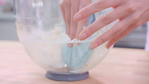 Whisk Wiper Pro se lava a mano para un cuidado sencillo.