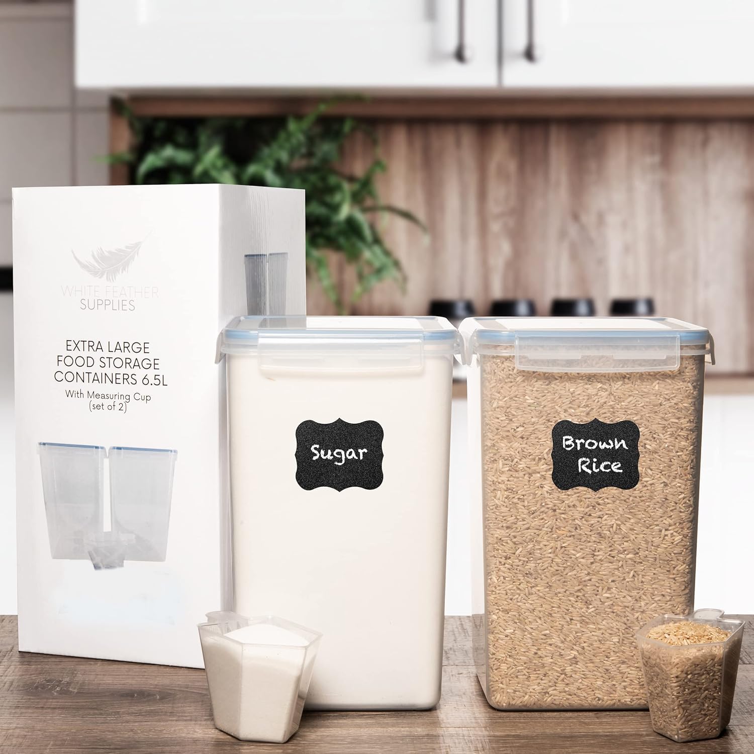 White Feather Supplies incluye dos tazas medidoras para porciones precisas
