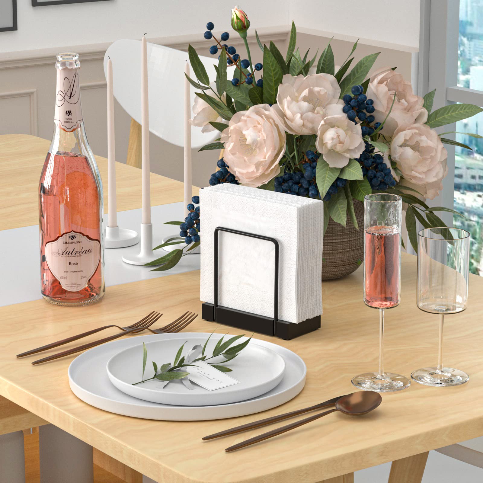 Dispensador Wican servilletas bambú e hierro, diseño resistente para comedor y picnic.