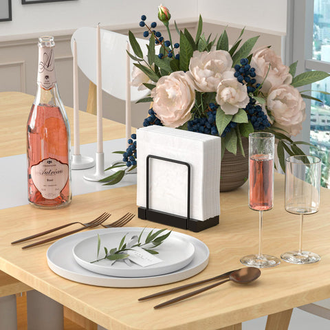 Dispensador Wican servilletas bambú e hierro, diseño resistente para comedor y picnic.