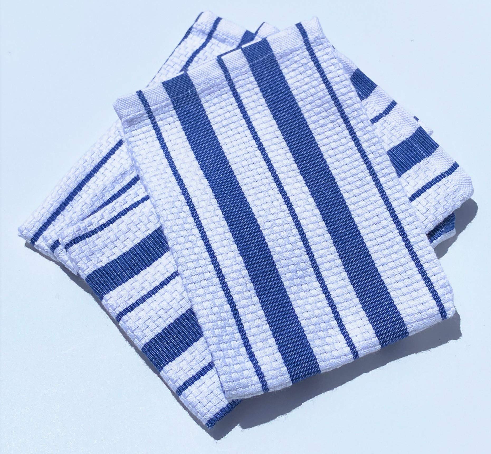 Williams-Sonoma paño azul de rayas clásico, ideal para limpiar superficies y secarlas.