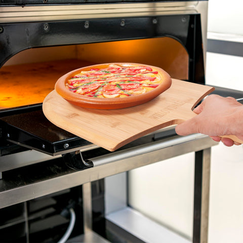 Dimensiones de Willowdale: 16.7 x 11.4 pulgadas para pizzas grandes.
