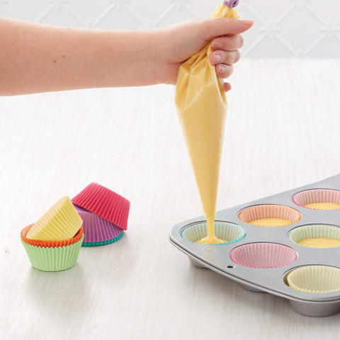 Uso versátil con rellenos dulces o salados para repostería creativa.