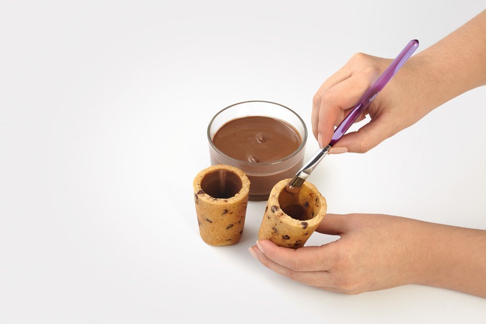 Copa Wilton de galleta rellena con dulces derretidos.