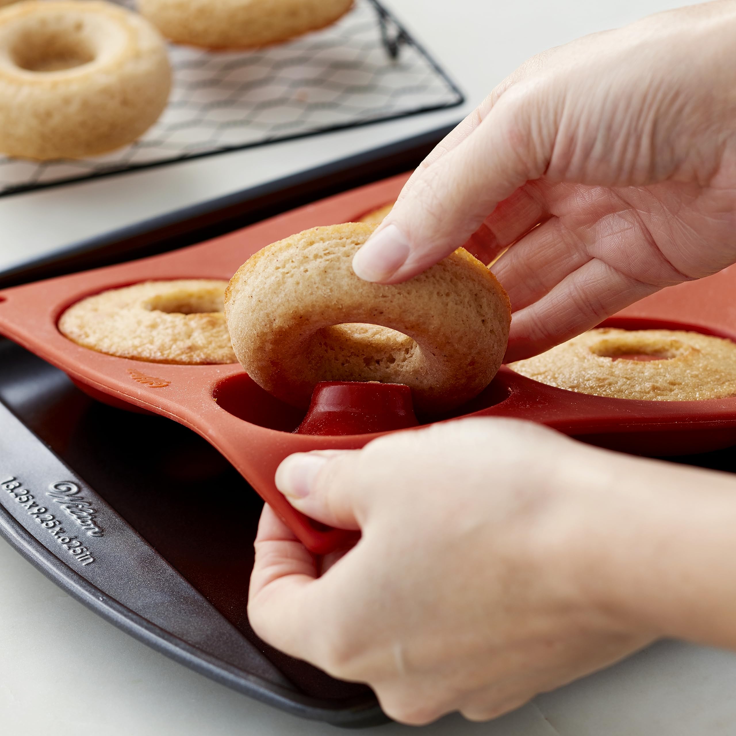 Wilton donas silicona usos múltiples: hornear y gelatinas