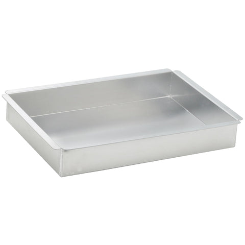 Pan rectangular de aluminio Winco 9x13 con borde extendido para hornear de forma estable.