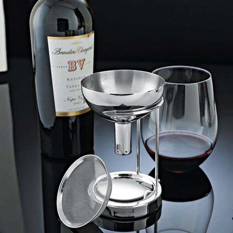 Wine Enthusiast embudo de aeración con diseño anti-derrame para servicio limpio