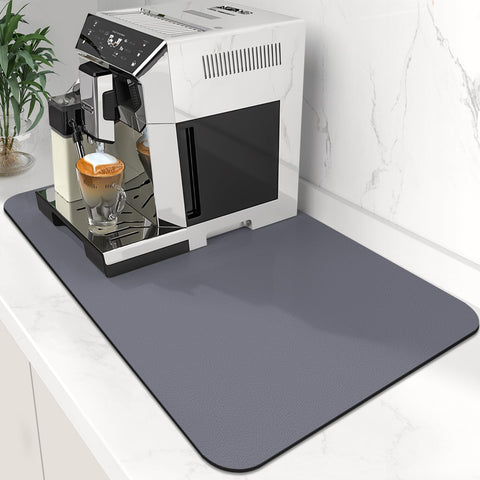 WISELIFE mat de café absorbente gris en mostrador, evita manchas y mantiene la encimera seca.