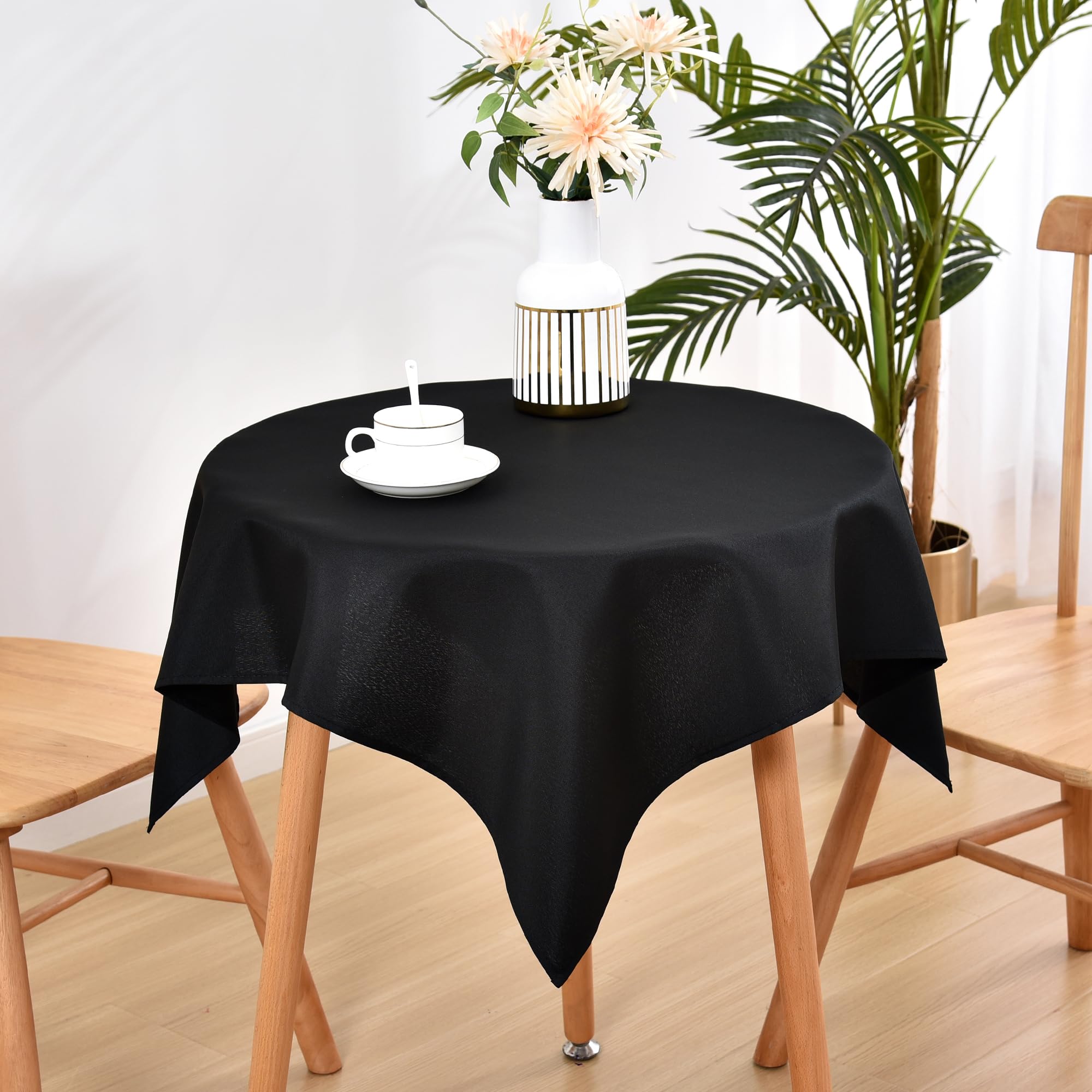 Mantel Wolkemer cuadrado 36x36 negro para proteger muebles y decorar la mesa.
