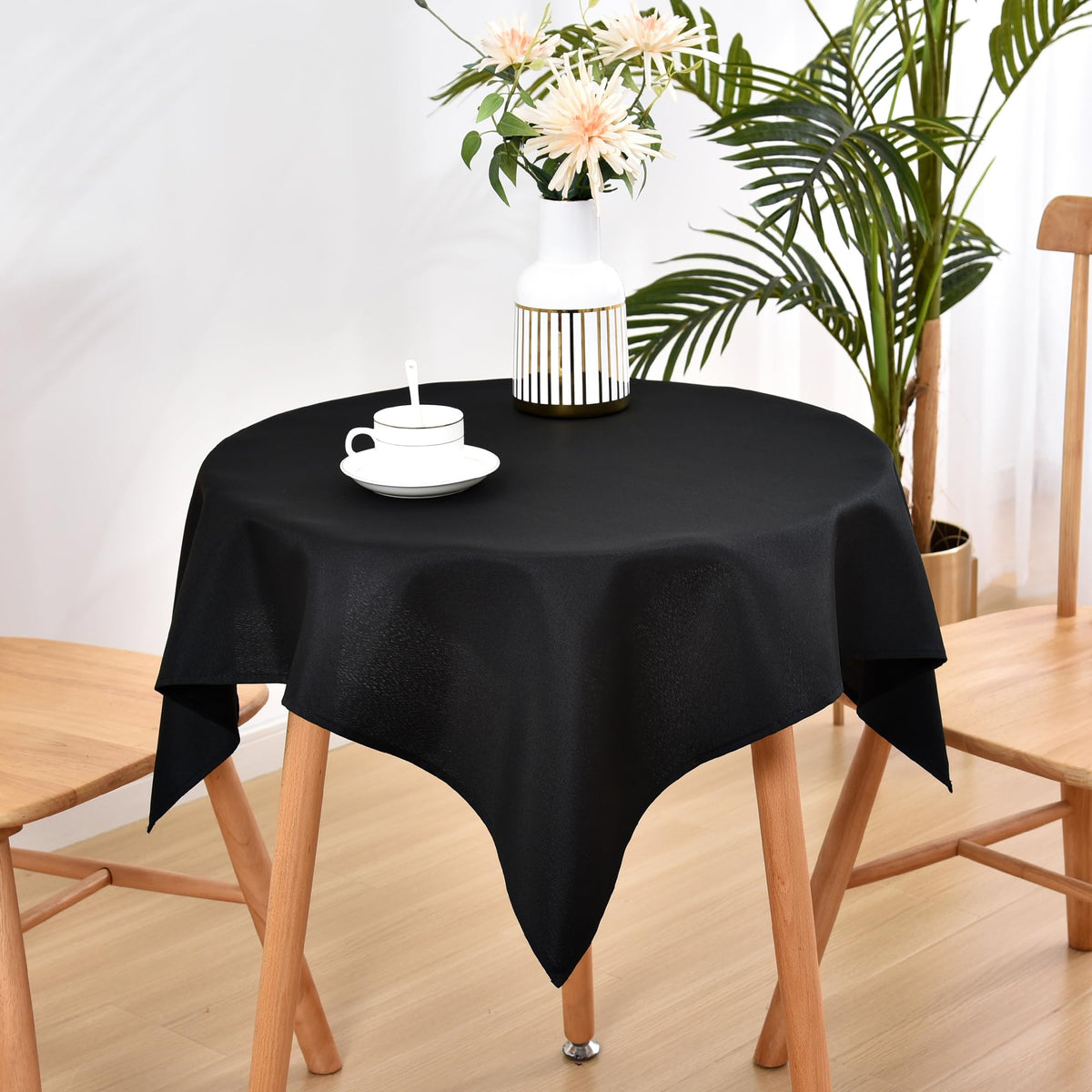 Mantel Wolkemer cuadrado 36x36 negro para proteger muebles y decorar la mesa.