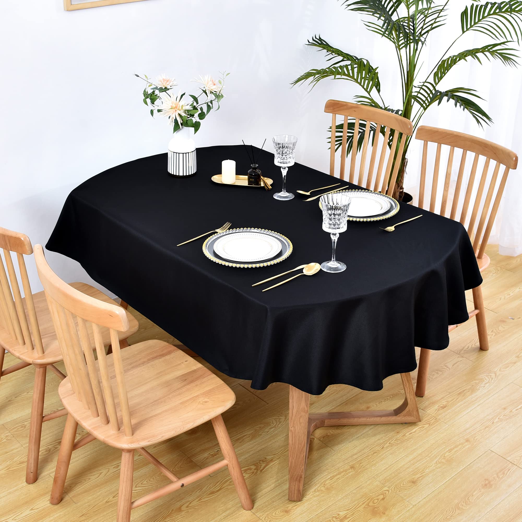 Mantel Wolkemer oval con diseño monobloque y bordes rematados para elegancia duradera
