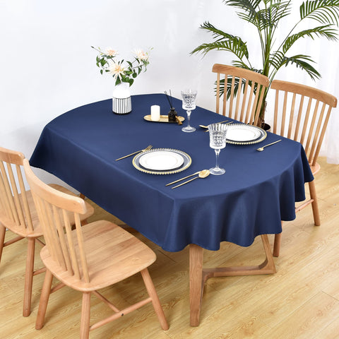 Mantel ovalado Wolkemer para comedor en azul marino, ideal para reuniones formales.