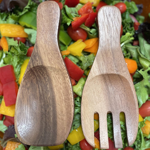 Woodard & Charles manos-ensalada-madera-acacia: material duradero con veta cálida para uso diario.