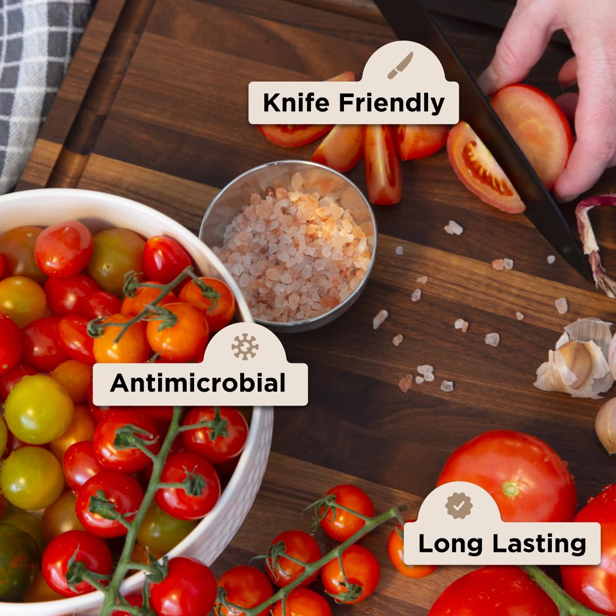 WoodForChef tabla-servir-embutidos-nogal-americano: base elegante para servicio en mesa.