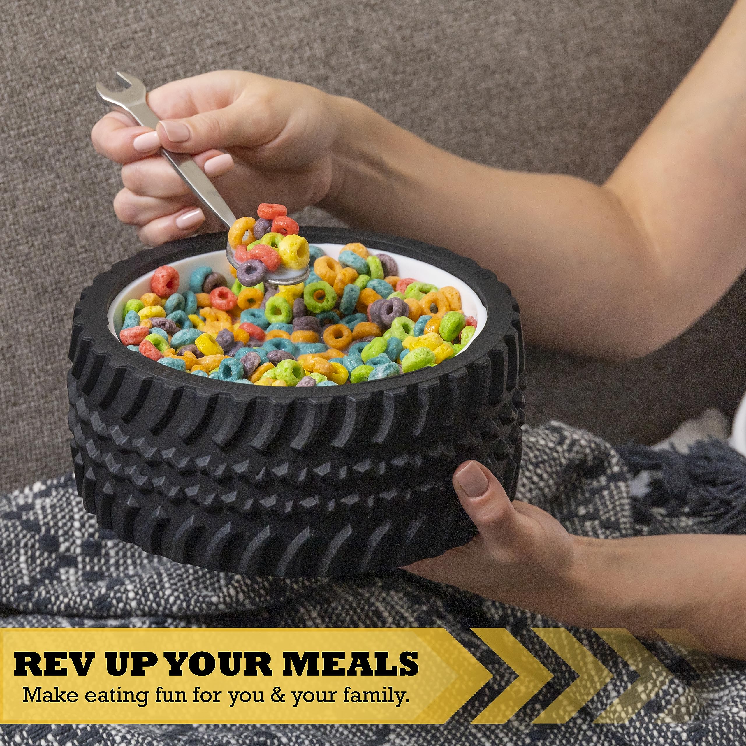 Wrenchware tazon-llanta-para-snacks perfecto para reuniones en casa.