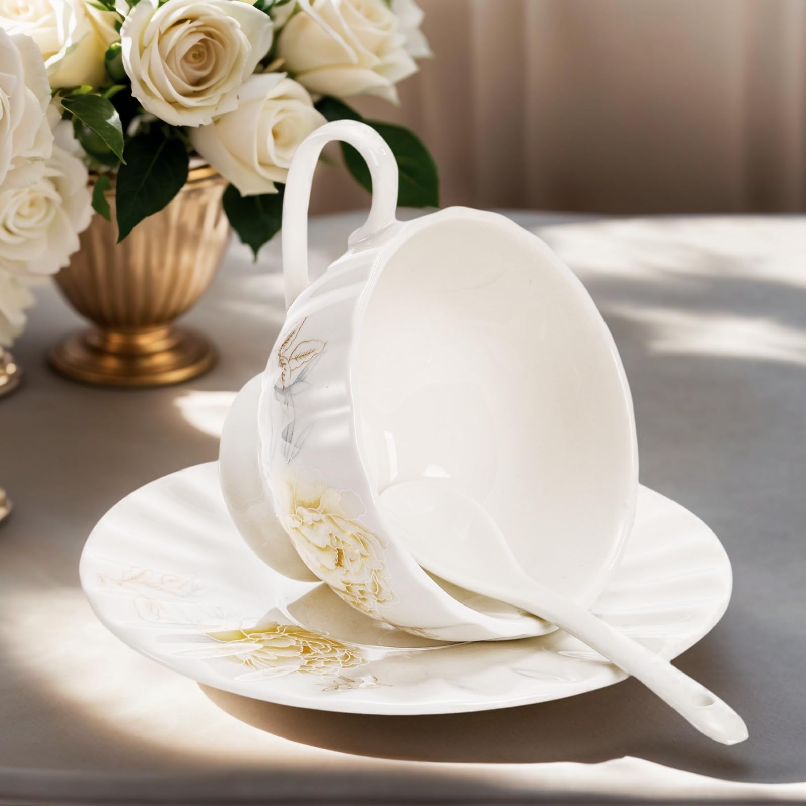 WRINGKIT taza con borde ondulado, detalle elegante