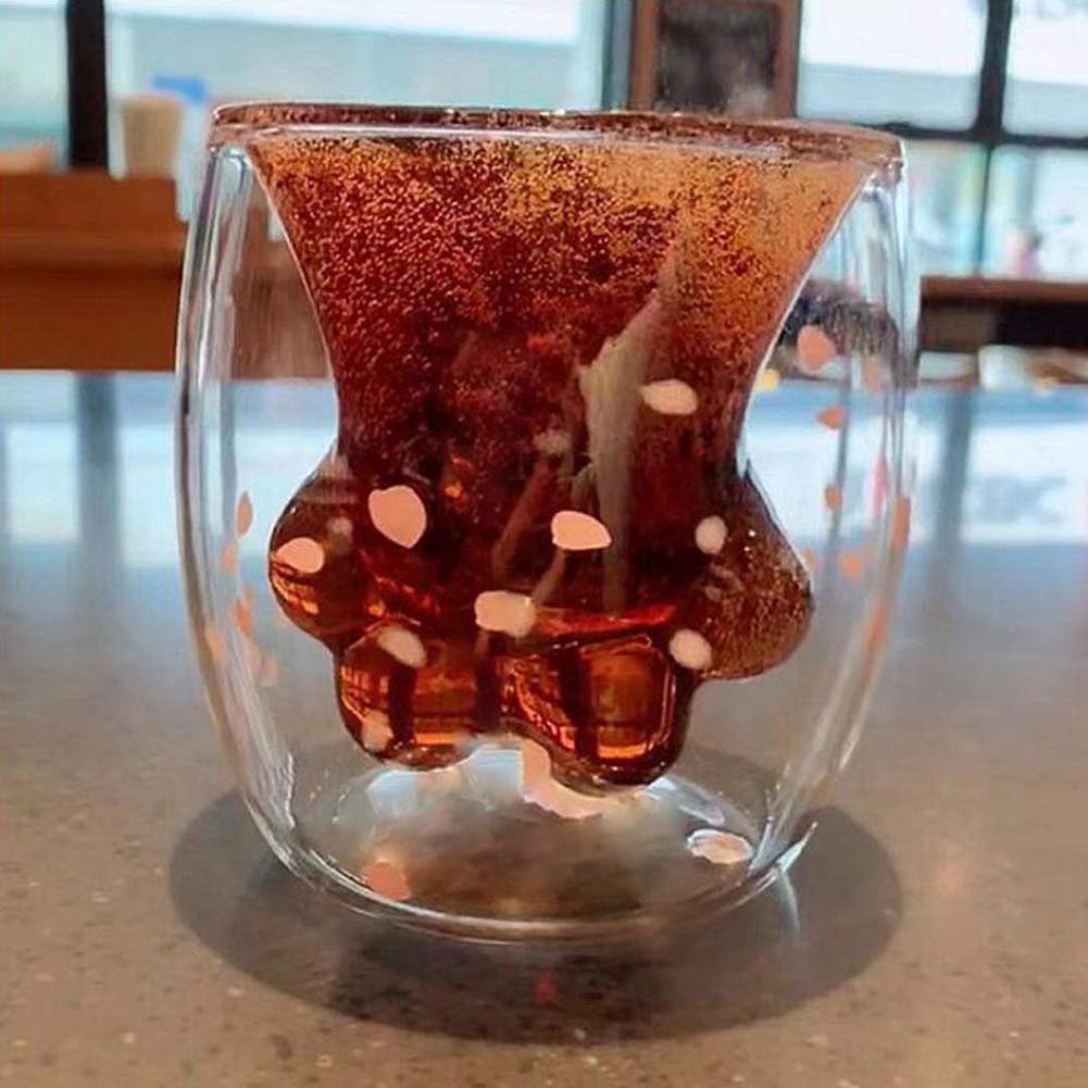 Taza WubbaLubba para café o whisky, uso versátil.