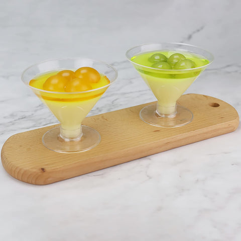 Vasos aptos para servir bebidas y postres, para eventos al aire libre.