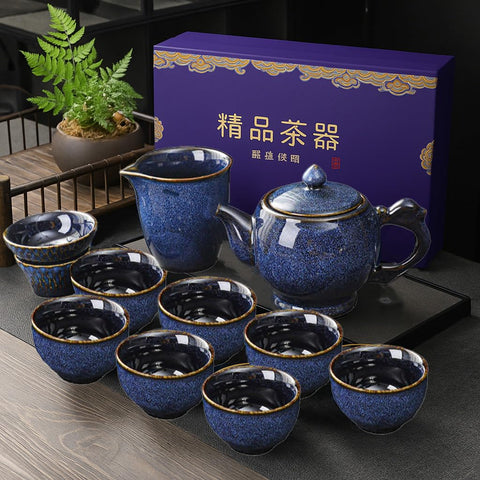 Conjunto XAOLUFAFAFA en porcelana con diseño distintivo para ritual de té diario.