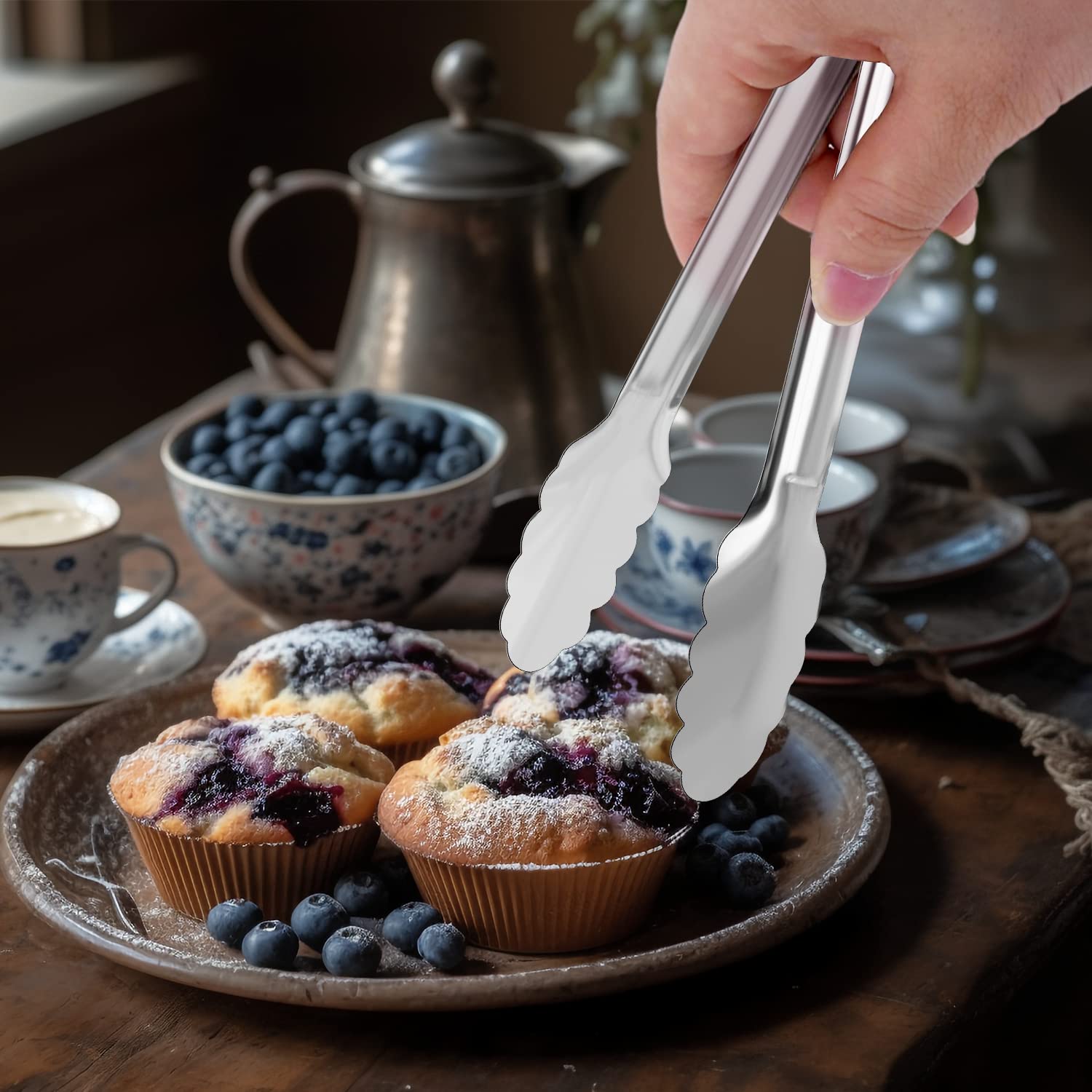 Diseño antideslizante de XEVOM ofrece agarre cómodo al voltear alimentos.